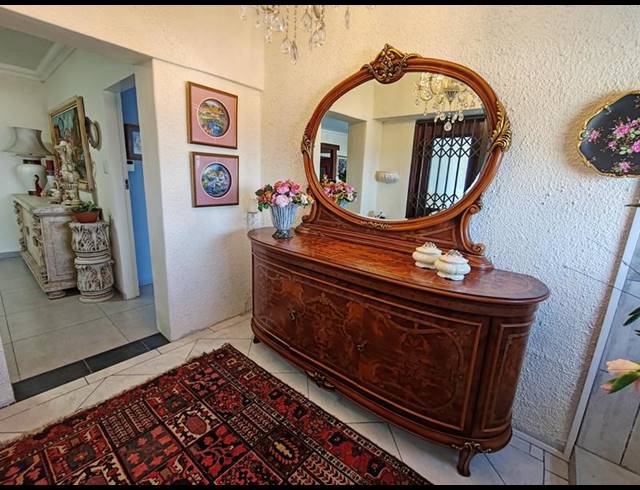 4 BEDROOM HOUSE FOR SALE IN UVONGO BEACH